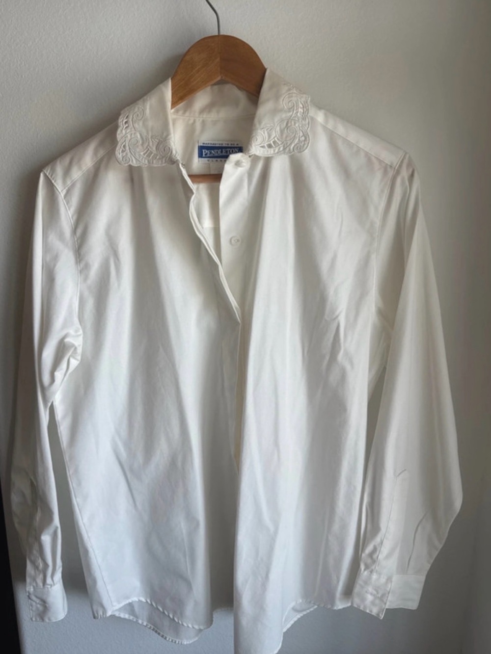 Pendleton White Embroidered Collar Women’s Shirt